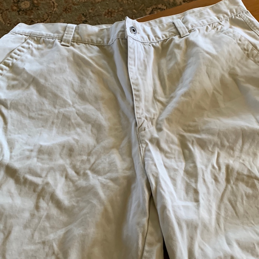 Dockers men’s khaki cargo shorts - never worn